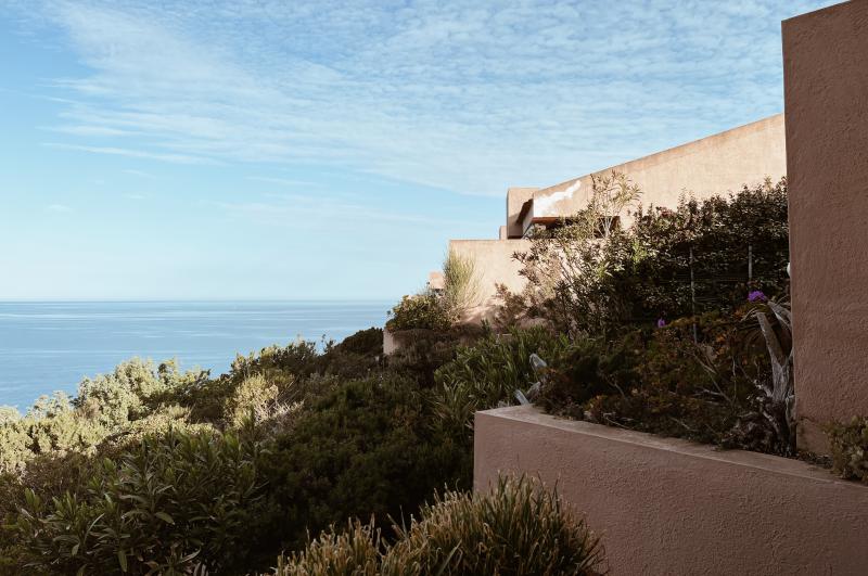 Abitare Costa Paradiso