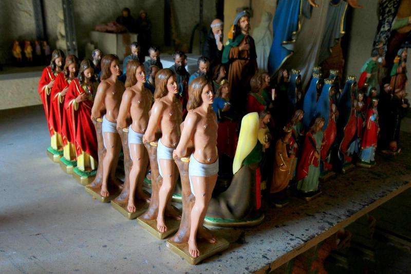 Tra sacro e profano Tra sacro e profano