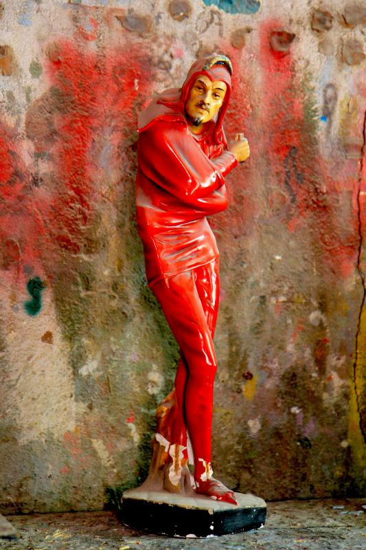 Tra sacro e profano Tra sacro e profano