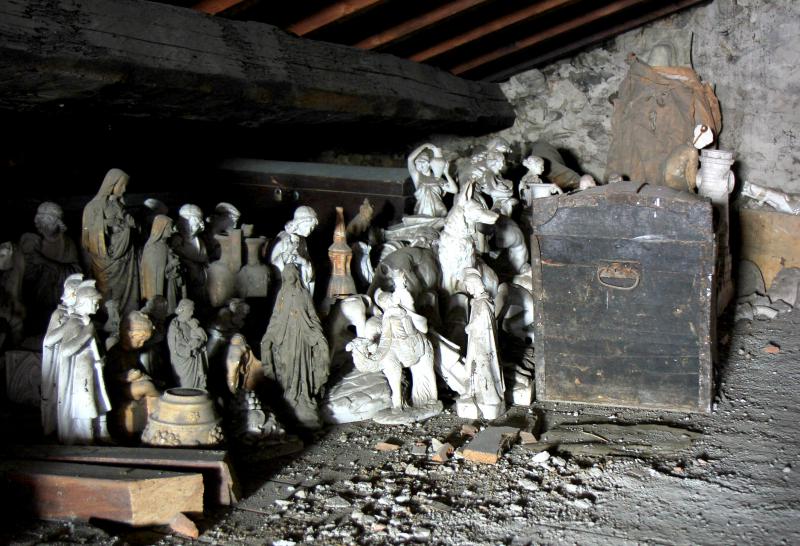 Tra sacro e profano Tra sacro e profano